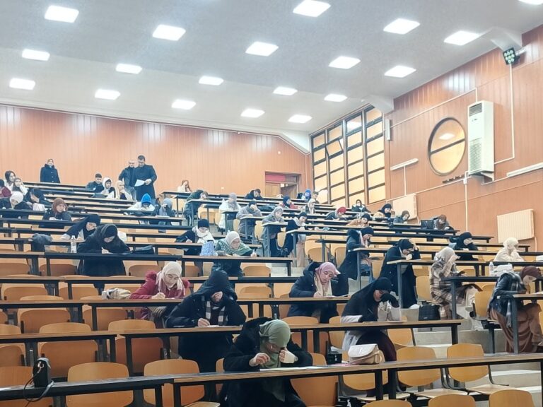 إمتحانات السداسي الأول