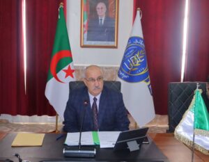 البروفيسور بوزياني مراحي خلال الاجتماع التنسيقي بجامعة جيلالي ليابس